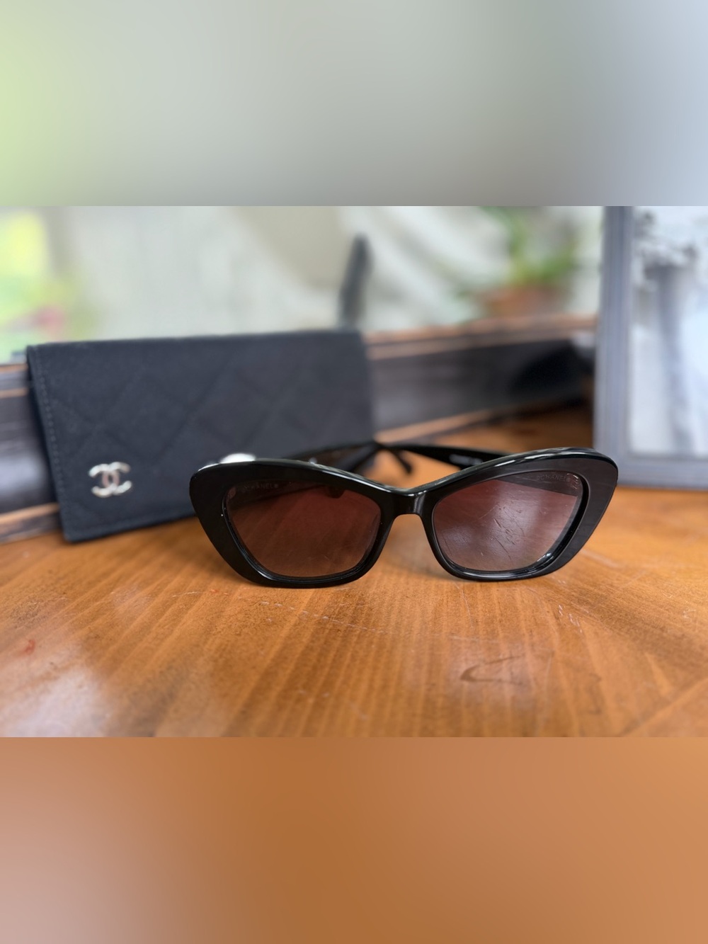 CHANEL Sunglasses with case-Like New Condition